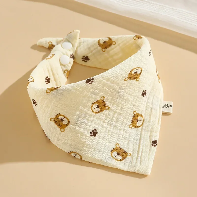 Ins cotton triangle towel baby 4-layer gauze bib newborn anti-vomiting spit towel baby north cartoon bib