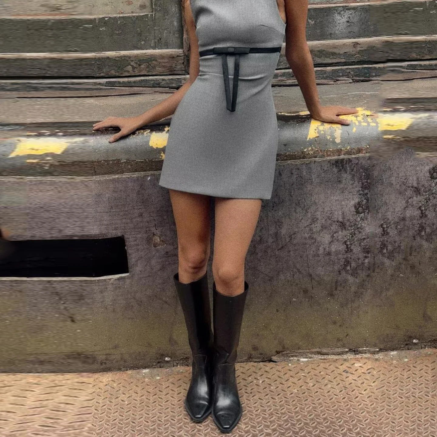 Z 패션 나비 매듭 짧은 실크 새틴 드레스 세련된 A라인 미니 드레스 여성용 라운드 넥라인 민소매 바디콘 핏