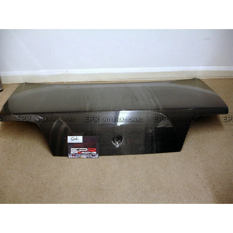 

Feiyang God of War Skyline R33 GTR Модифицированный хвостовой капот Резервная крышка багажного отделения из углеродного волокна