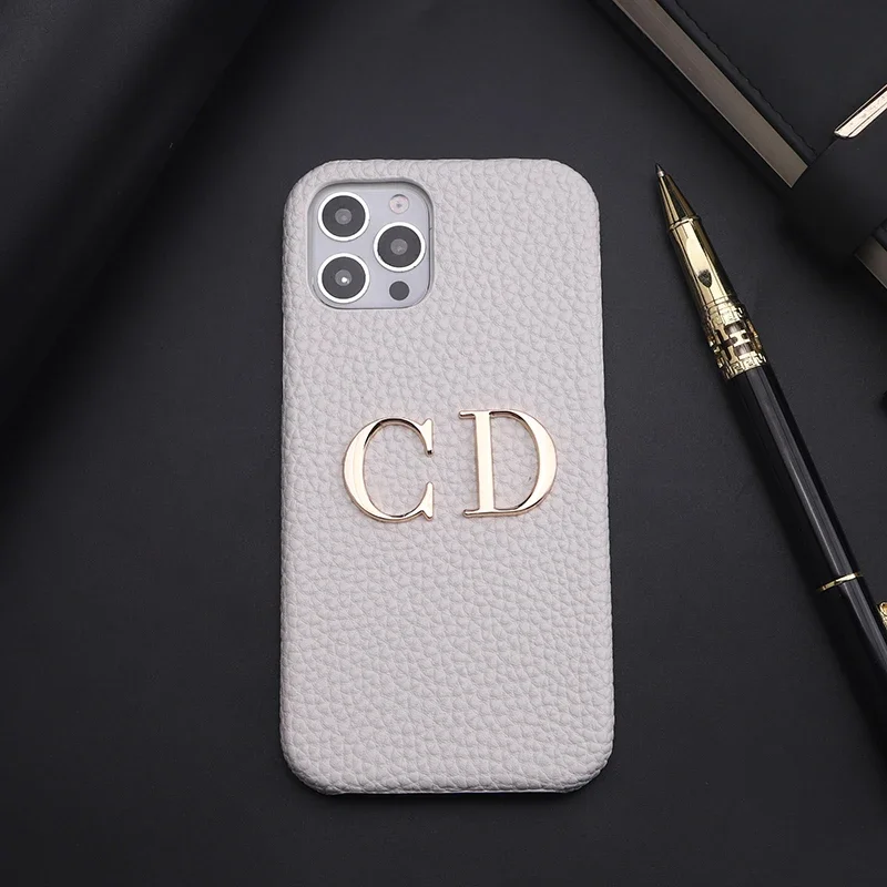 

iPhone 15 14 Pro Max 13 12 11 X XS XR Кожаный чехол для телефона с персонализированным именем и буквами Защитная задняя крышка