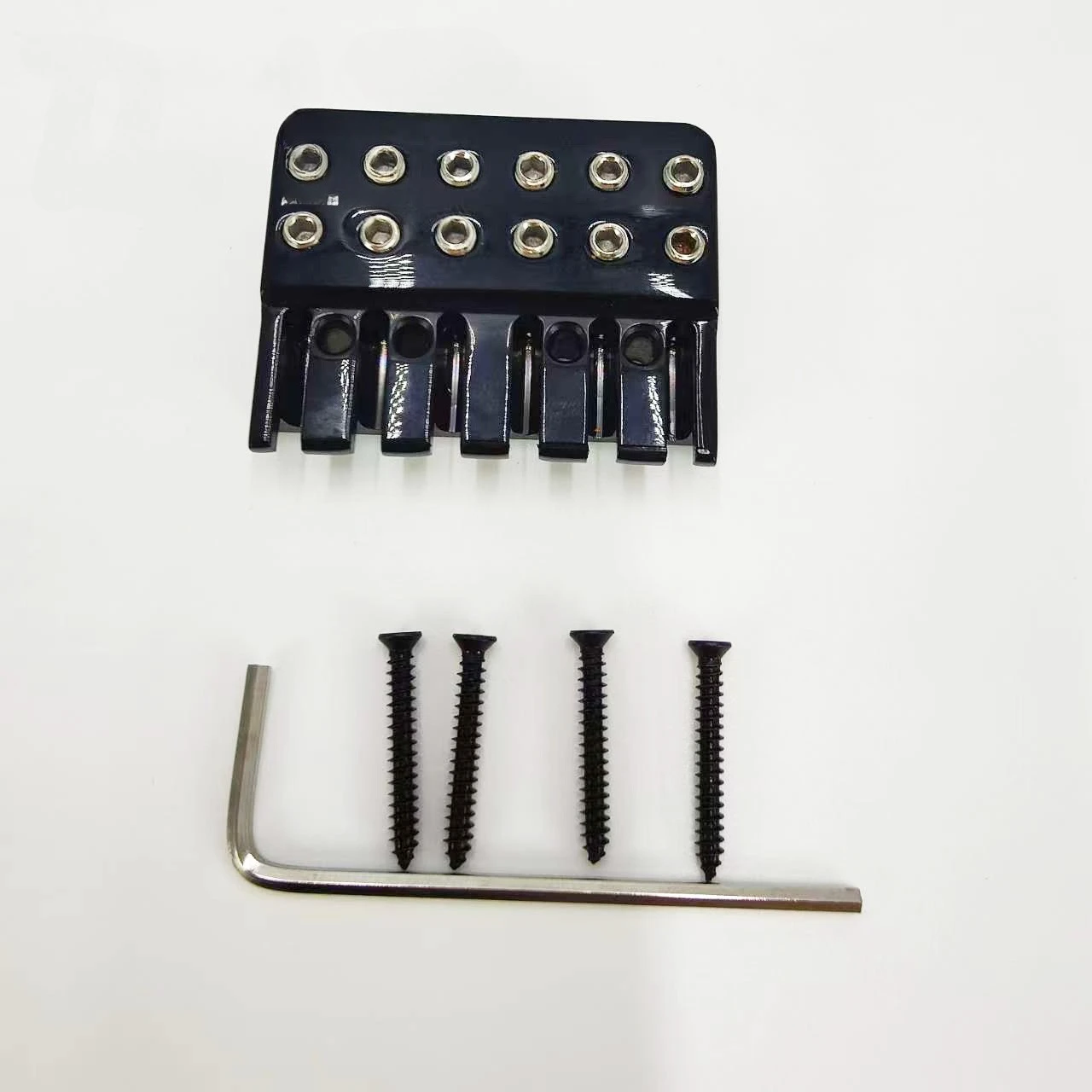 

Лучшее предложение: Безголовая электрогитара с металлическим фиксированным латунным 6-струнным бриджем и тейлпайком, черная