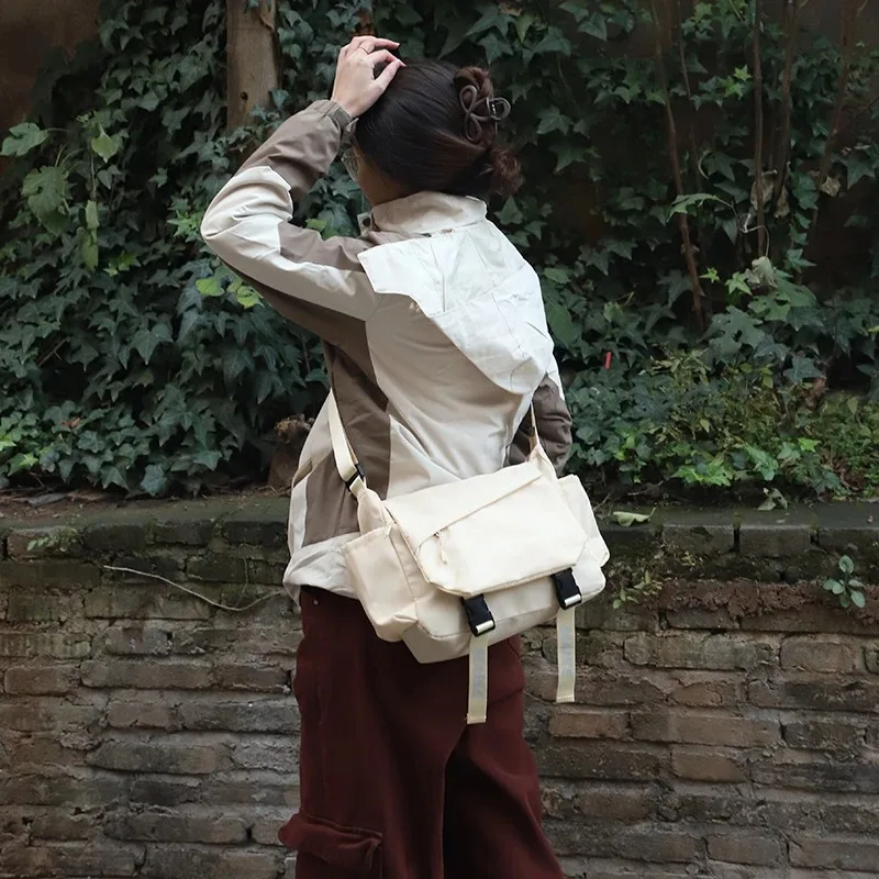 

Maike Postman Bag for Men Women Large Capacity Leisure Portable Messenger Shoulder Crossbody Bag Student Schoolbag