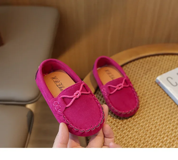 Mokassins für Jungen und Mädchen, weiche, atmungsaktive Slip-On-Schuhe für Kinder, modische, lässige Slipper, flache Schuhe mit Knoten, klassischer britischer Stil, neu – Detail 9