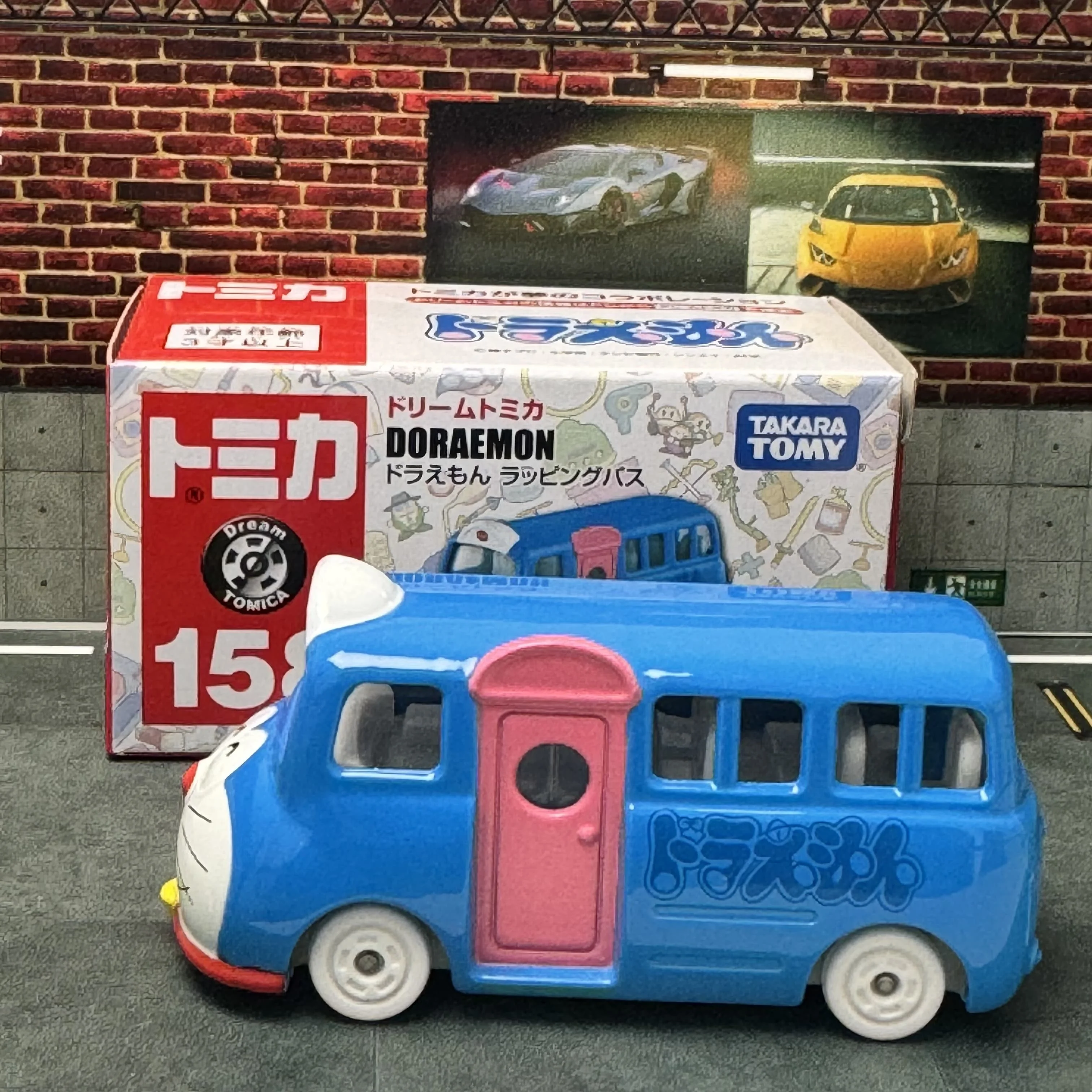 TOMY TOMICA Dream-coche de aleación NO.158, modelo de autobús Doraemon, vehículo en miniatura de juguete, coche pequeño coleccionable, vehículo de carretera Vintage, regalos
