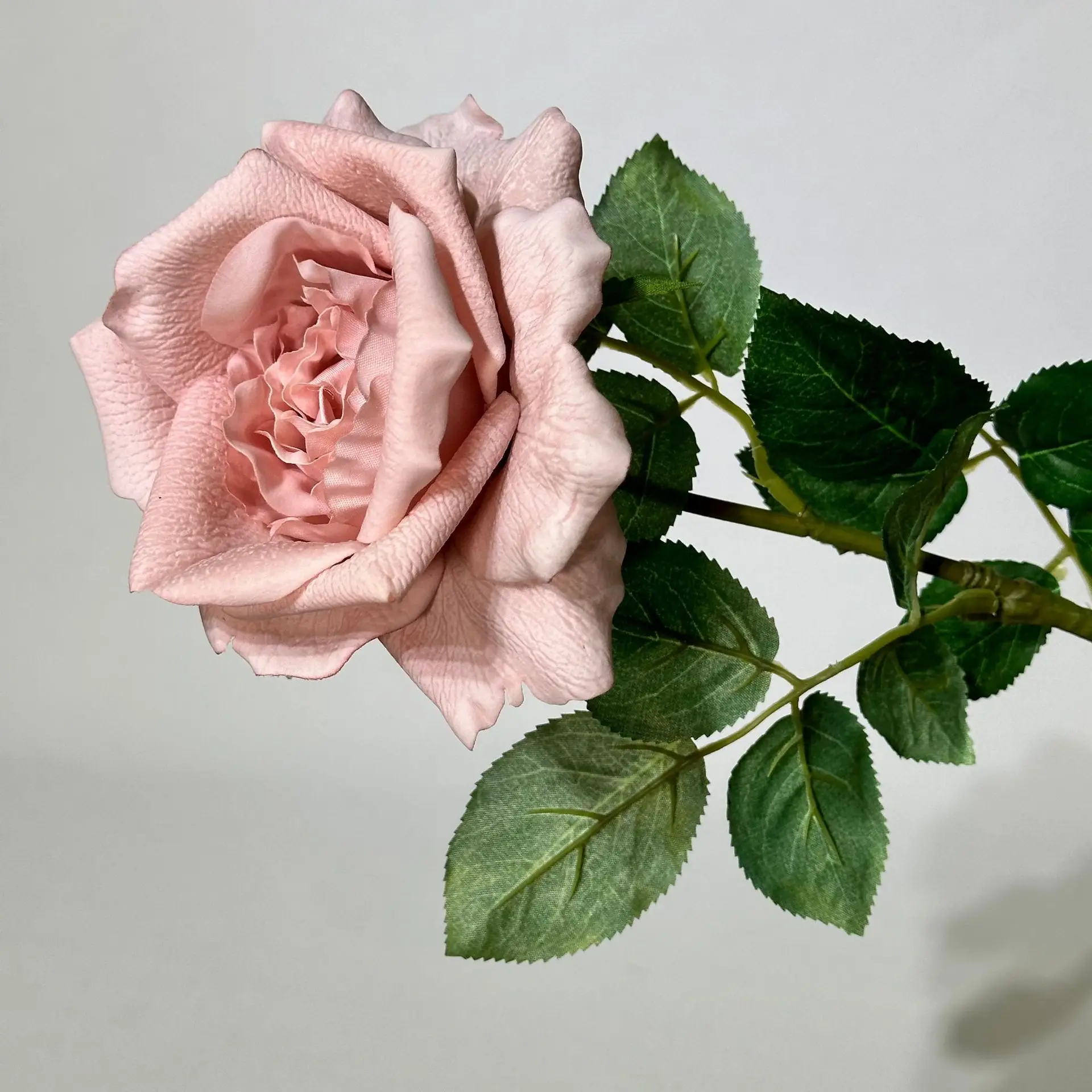 5 Stück Künstliche Feuchtigkeitsspendende Rosen mit Echtem Touch, Hochzeitsdekoration, Rosen-Brautstrauß, Party- und Eventdekoration, Heimdekoration, Kunstblumen – Detail 8