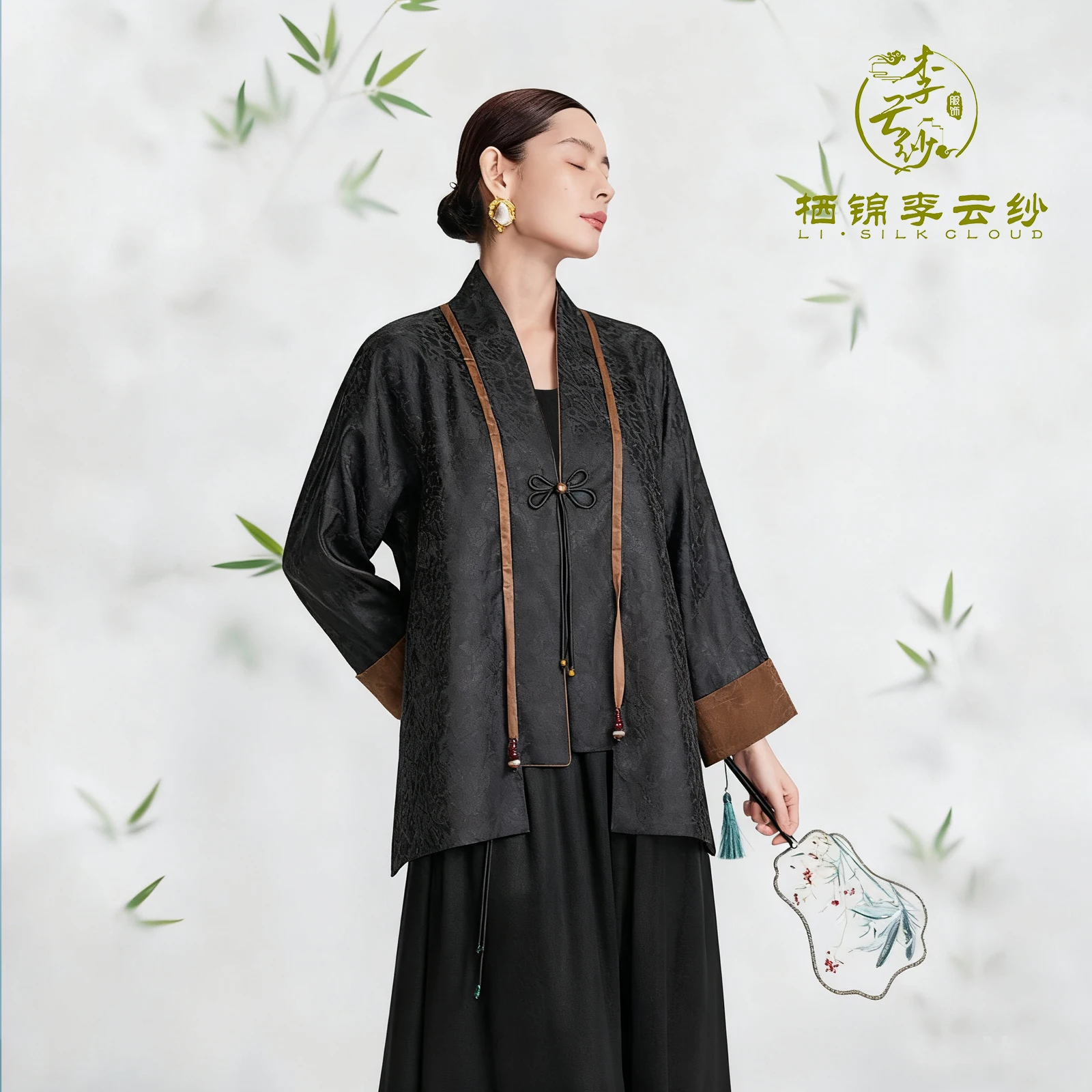 

Женское осеннее пальто Xiangyunsha в китайском стиле LI SILK CLOUD — 100% тутовый шелк, шелковистая мягкая и роскошная текстура