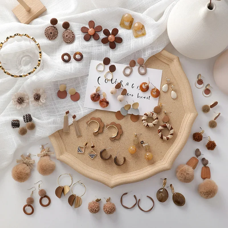 Fashion Winter Sweet Geometric Drop Earrings 2026 Brown Wood Fur Ball Statement Dangle Earrings Women Fashion Brincos Pendientes