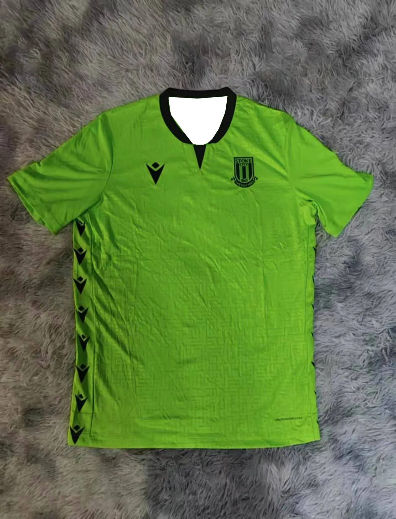 

2025 Summer Hot-selling New Men's Football Quick-drying Training Breathable Jersey Outdoor Leisure Trend Loose T-shirt Top