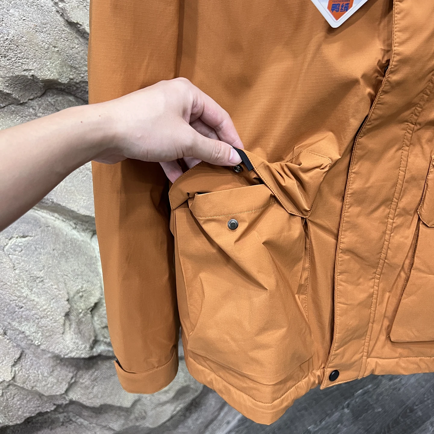 معطف Jaet بغطاء للرأس للرجال في الهواء الطلق للحفاظ على الدفء مع كيتات متعددة ملابس عمل رفيعة للغاية للخريف والشتاء