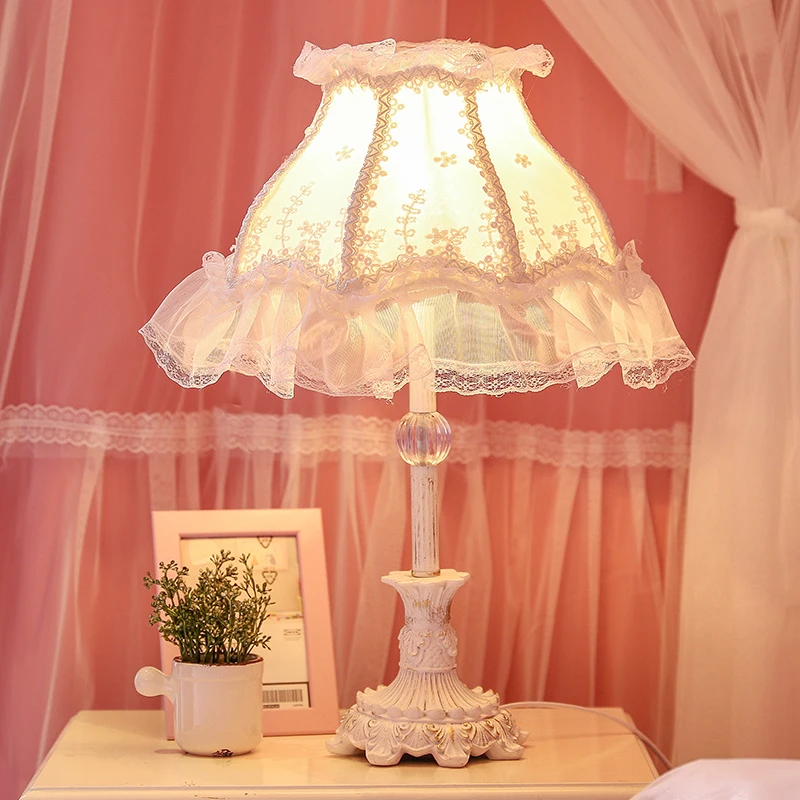 

European style warm lace powder creative wedding room ins pink desk lamp bedroom bedside lamp
