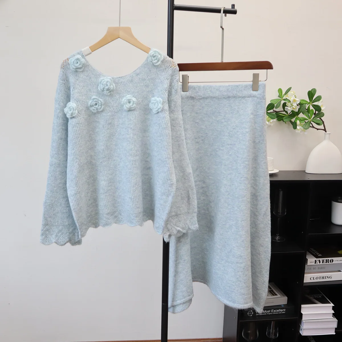 

Женский комплект из двух предметов, вязаный одинаковый комплект, однотонный свитер, пуловер с 3D цветочным принтом, юбка трапециевидной формы, свободная элегантная повседневная осень 2023 г.