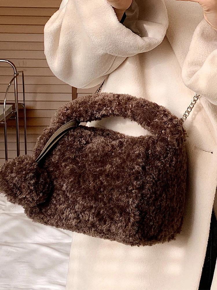 حقيبة نسائية فروي لحقيبة الشتاء اللطيفة للفتيات مع كرة معلقة بلون سادة على شكل مربع حقائب يد عصرية لربيع كروس