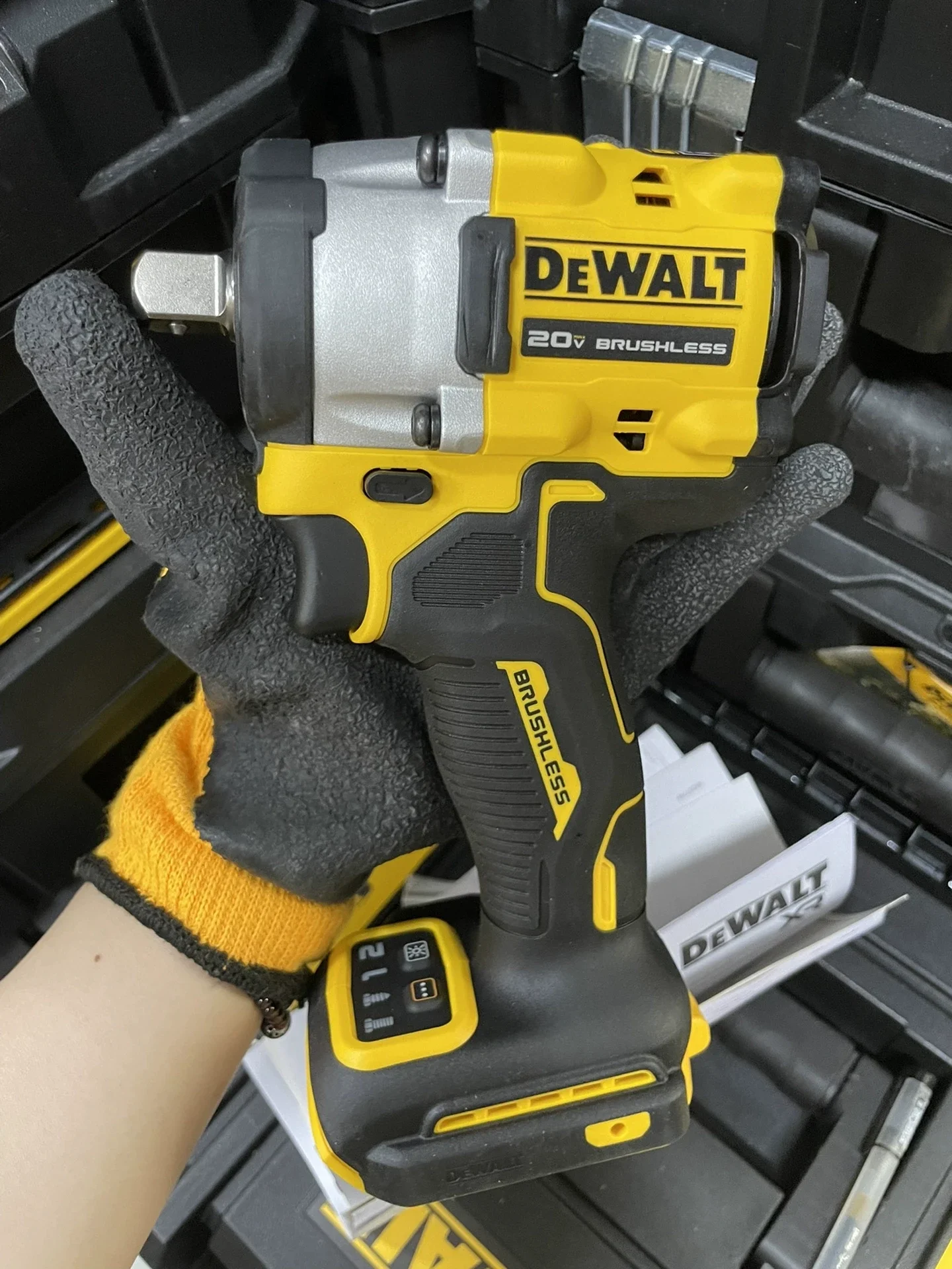 DEWALT DCF922 1/2in Brushless Impact Wrench 20V Lithium 3550IPM 406NM Power Tool