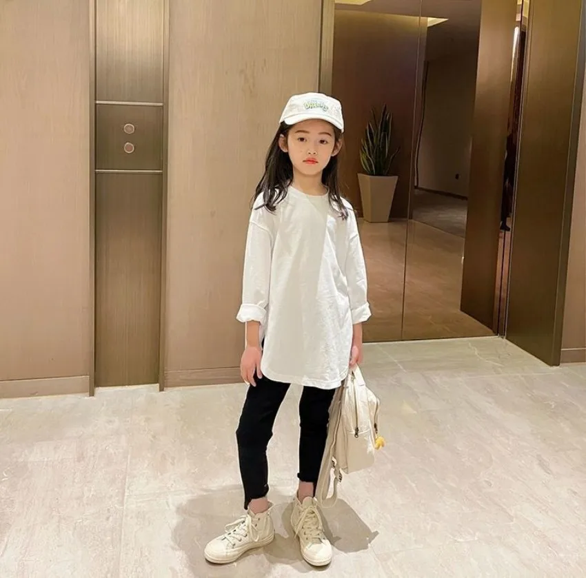 

Новинка 2023 года, детская чисто белая рубашка с разрезом на нижней части, топ в иностранном стиле, детская базовая рубашка для девочек, осенняя футболка с длинными рукавами для девочек