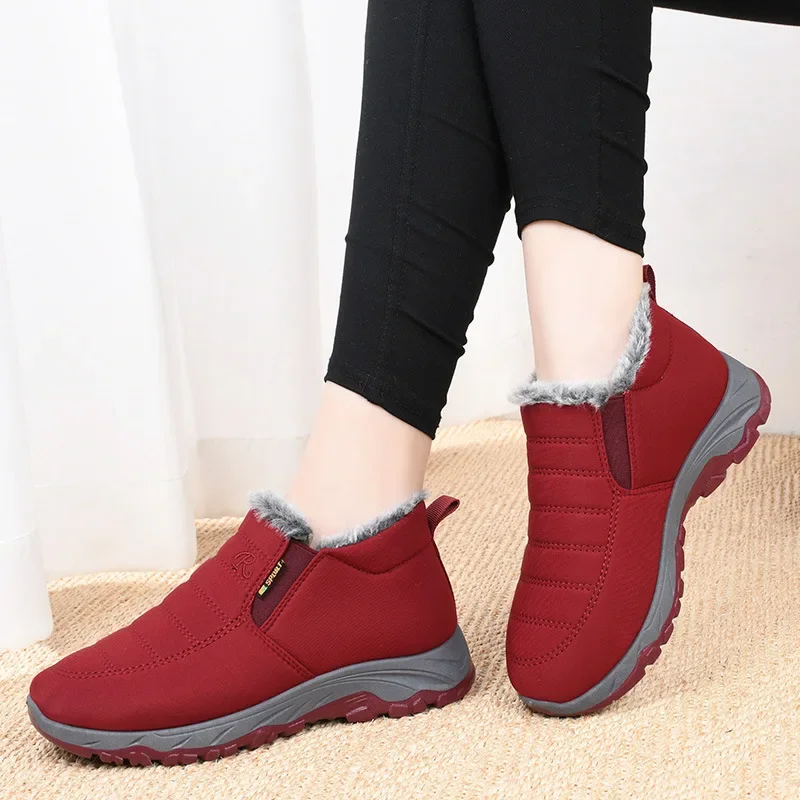 Women's Winter Warm Cotton Shoes Fleece-Lined Comfortable Mom Shoes Thickened Waterproof Non-Slip Beijing Cotton Boots For Middl