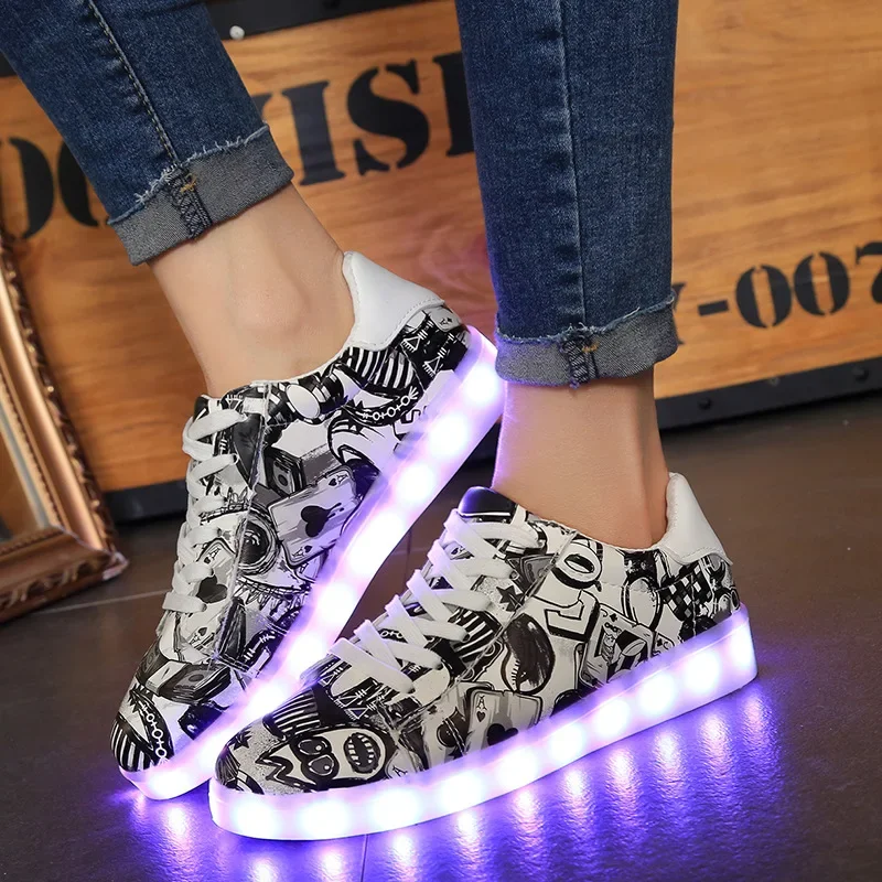 2024 New Spring/Summer Autumn Collection Colorful Luminous Men and Women's Night Light Couple's Korean Edition Board Shoes