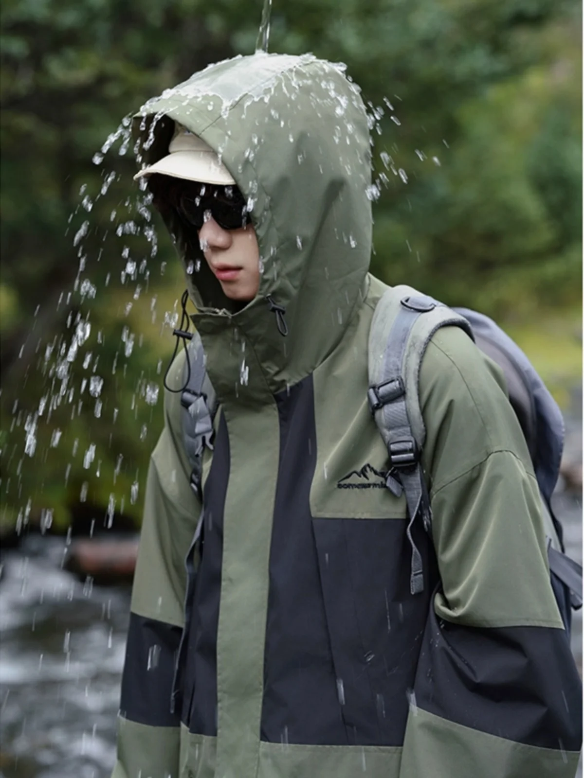 

Men's Outdoor Windbreaker Jaet Anti-Rain Patchwork American Sle Workwear Coat Polyester Fabric Hooded Zipper Closure...