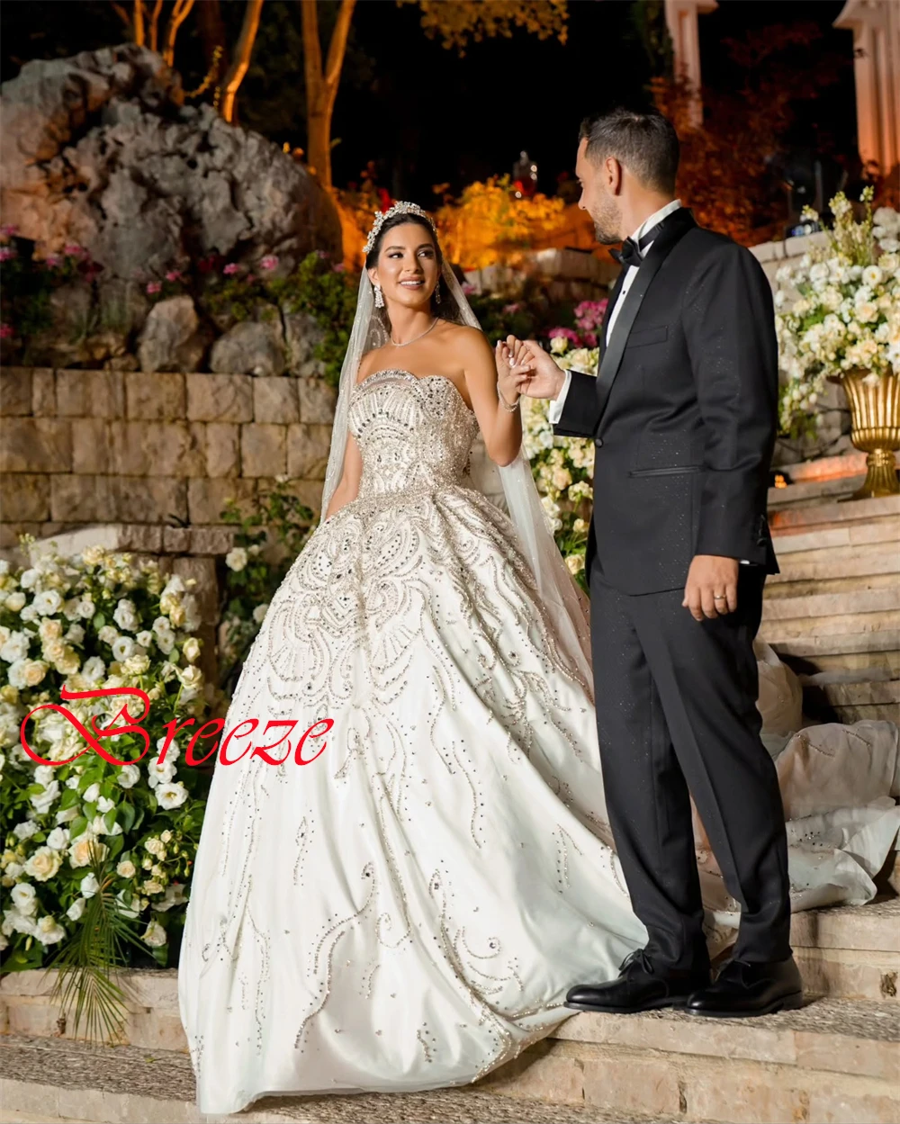 

Customized Elegant White Satin Wedding Dresses High Quality Strapless Crystal Bridal Gowns Chapel Train Open Back Dresses