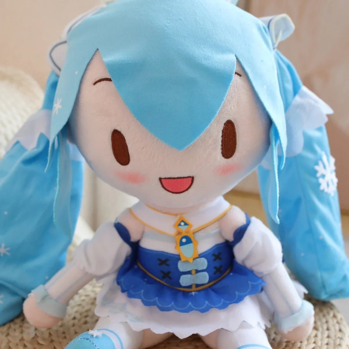 Robe de princesse des neiges Hatsune ku, couronne de flocon de neige, peluche limite, style japonais, fille mignonne, renforcement du beurre, cadeau de décoration d'intérieur