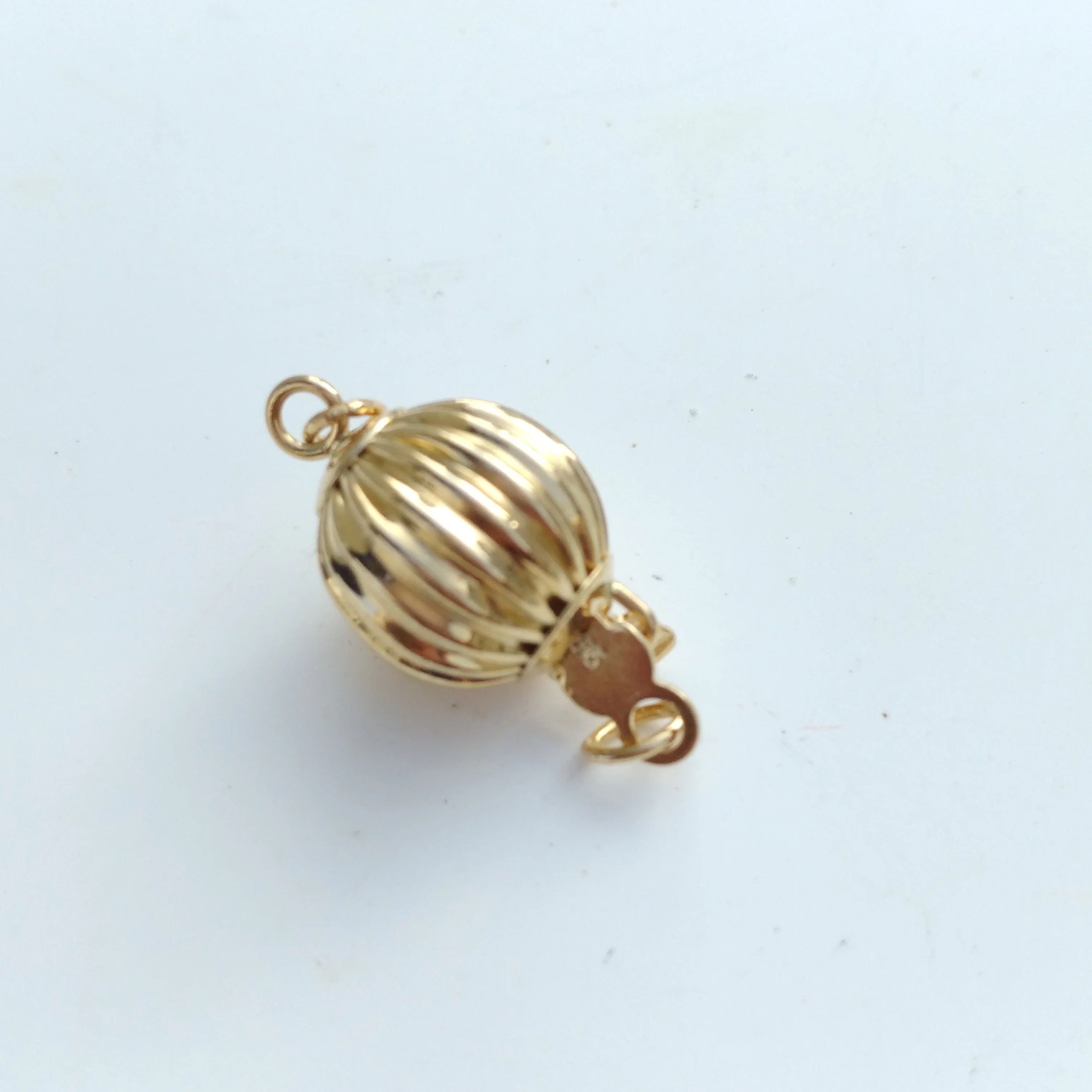 14K Solid YELLER Gold Pearl Bead For Necklace Bracelet Lantern Clasp 8mm AU585 Videos and pictures are all taken in kind.