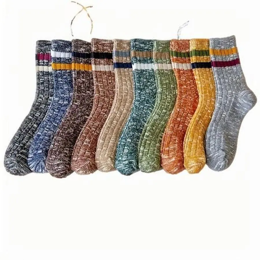 

5 Pairs of Random Men's Autumn and Winter Retro Striped Mid Tube Socks, Soft, Breathable, Suitable for Daily Casual Wear