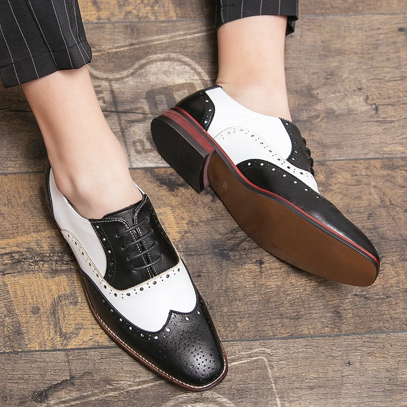 British Style Men's Brogue Leather Shoes Pointed Toe Lace Up Business Formal Dress Shoes for Men Flat Leather Casual Shoes