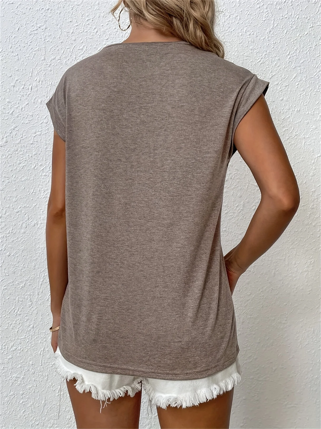 Vibrant Solid Color Crew Neck T-Shirt - Casual Style, Short Cap Sleeves, Suitable for Everyday Wear - Perfect for Spring and Summer, a Must-Have Fashion Item for Women