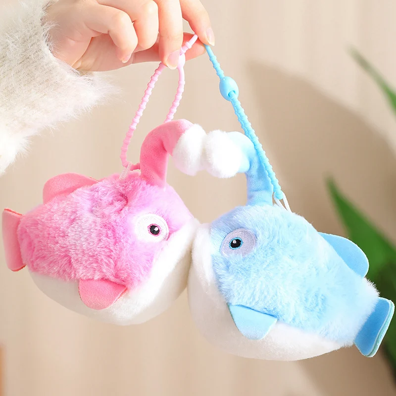 2ชิ้นจำลองแองเกลอร์ฟิชตุ๊กตาหนานุ่มไฟขึ้น Boo Boo Ankang ตุ๊กตาปลาพวงกุญแจกระเป๋าจี้เสน่ห์ของขวัญวันเกิดคริสต์มาส