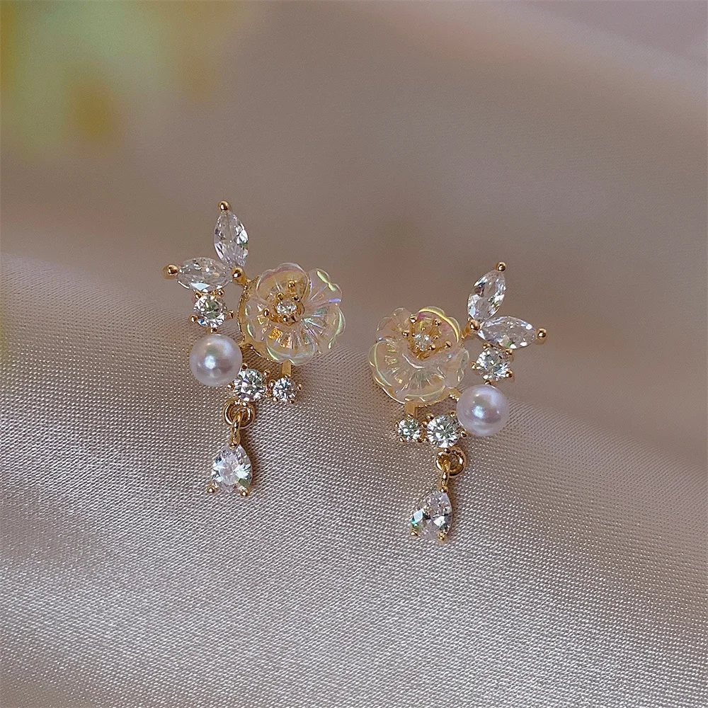 Women Dangle Drop Earrings White Flower Drop Earrings with Dazzling Crystals Festival Party Exquisite Gifts