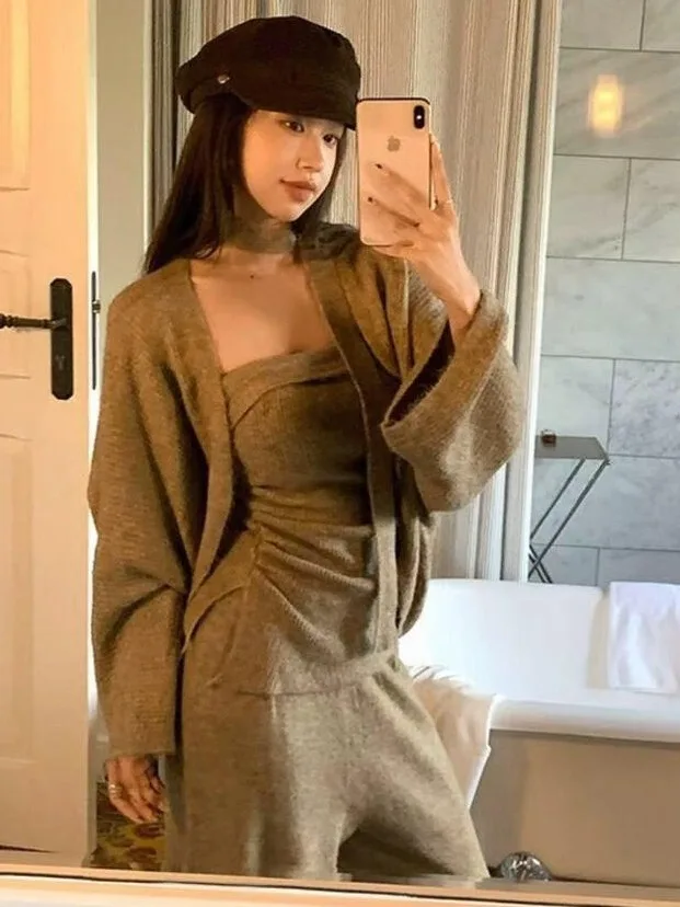 Setelan Sweater Overcoat Ele Loose Faion Wanita dengan Atasan Tube Top, Celana Kasual, dan Kaos, Cocok untuk Musim Gugur untuk Dewasa