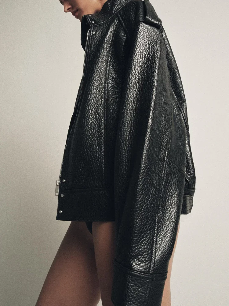 ヨーロッパとアメリカのスタイルの女性の秋の新しいバイクスタイルのファッショントレンドフェイクレザーパイロットジャケットコート