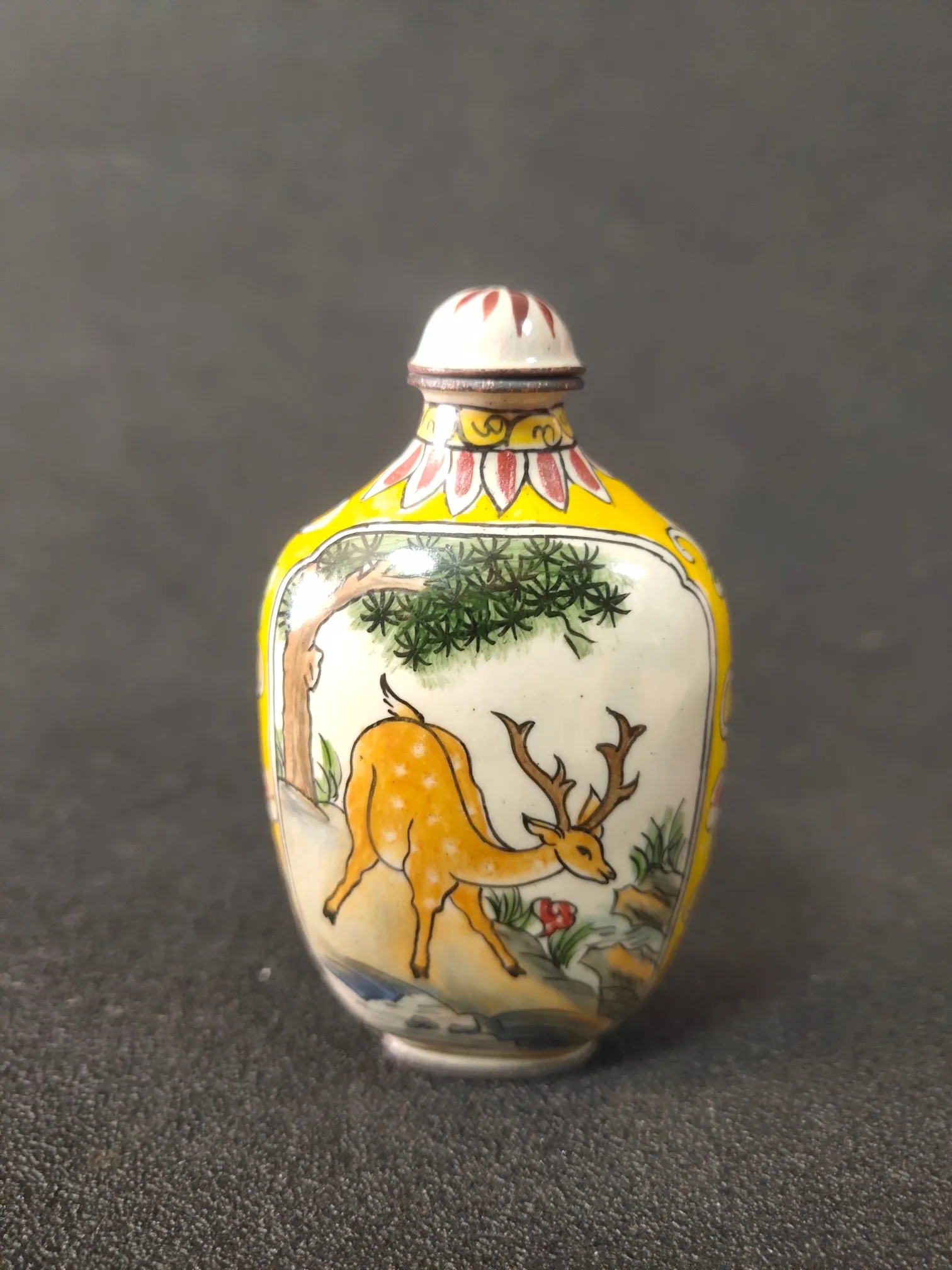 Antique Collection Cloisonne Sika Deer Snuff Bottle Decorative Ornaments