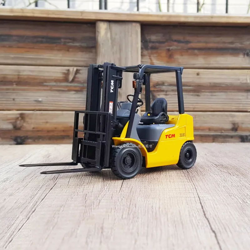 

Diecast 1:25 Scale Alloy TCM Forklift Engineering Vehicle Model Simulation Toy Collection Static Display