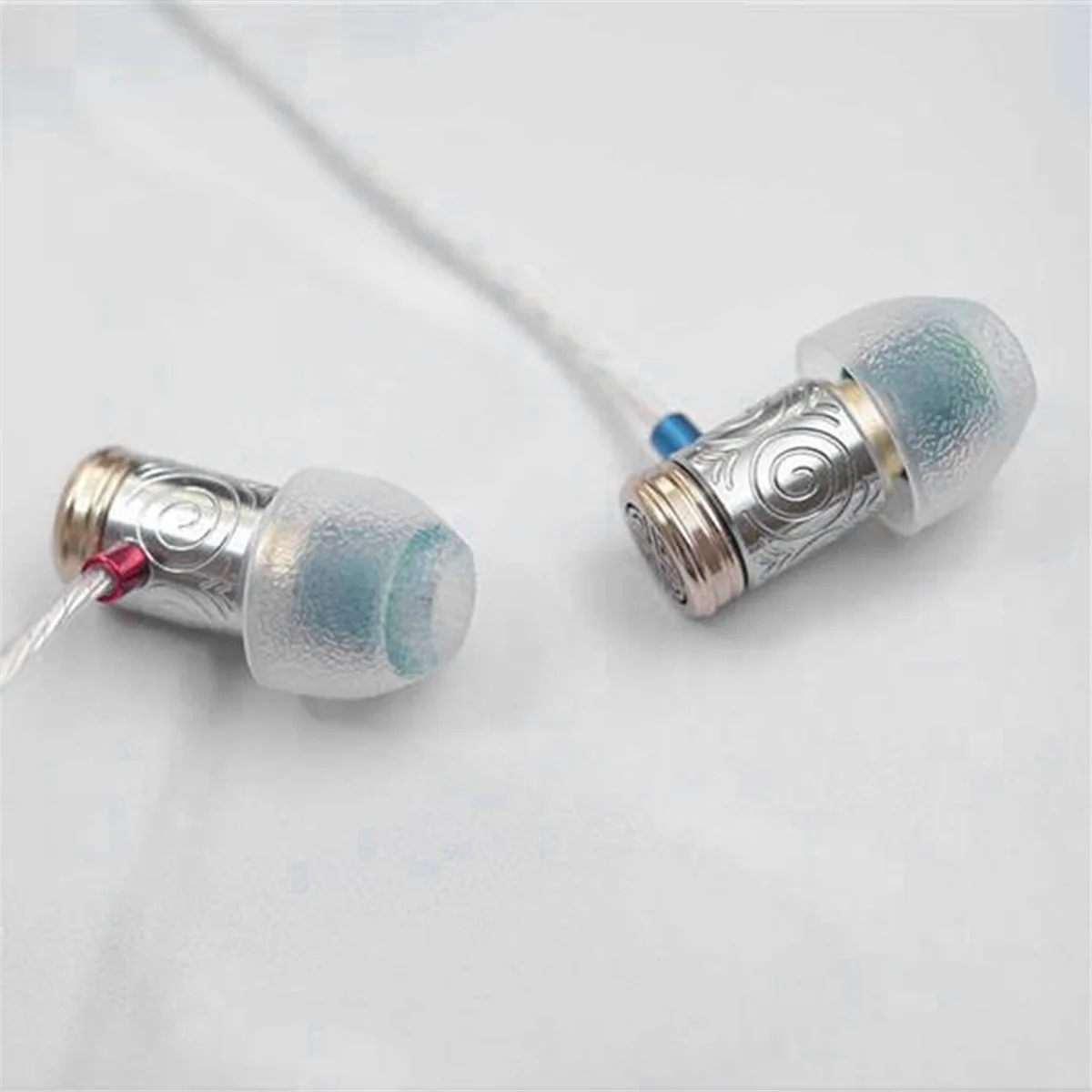 Tang Sancai Ohrstöpsel, Silikon-Ohrstöpsel, schmale Loch-Ohrstöpsel, audiophile Musiker-Kopfhörerspitzen für IEMs, matte Textur, 3 Paar (S/L/M)