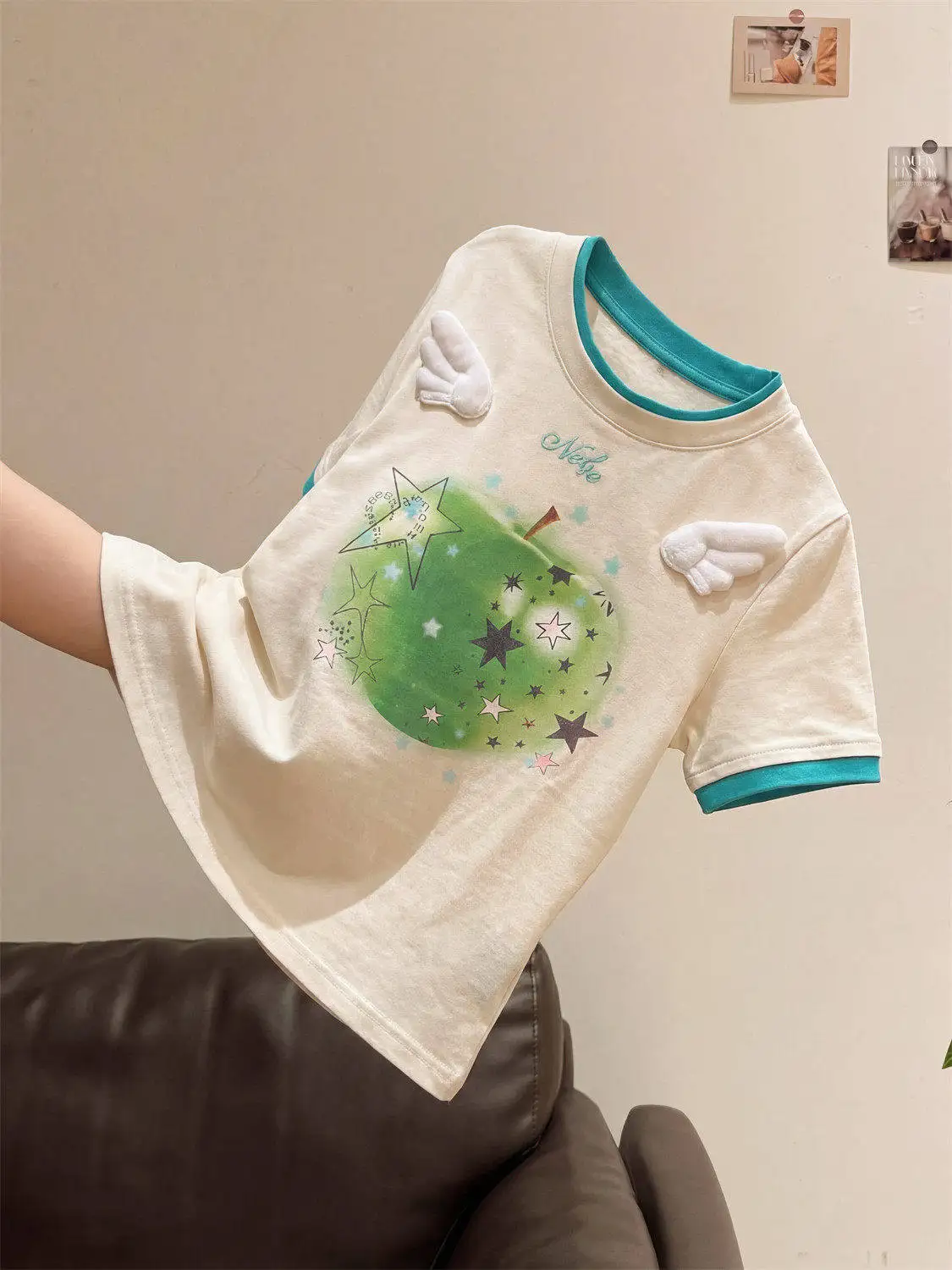 Camiseta para mujer Apple Star Wings, estilo americano, bonita camiseta de manga corta con bloques de color, top femenino adelgazante a la moda
