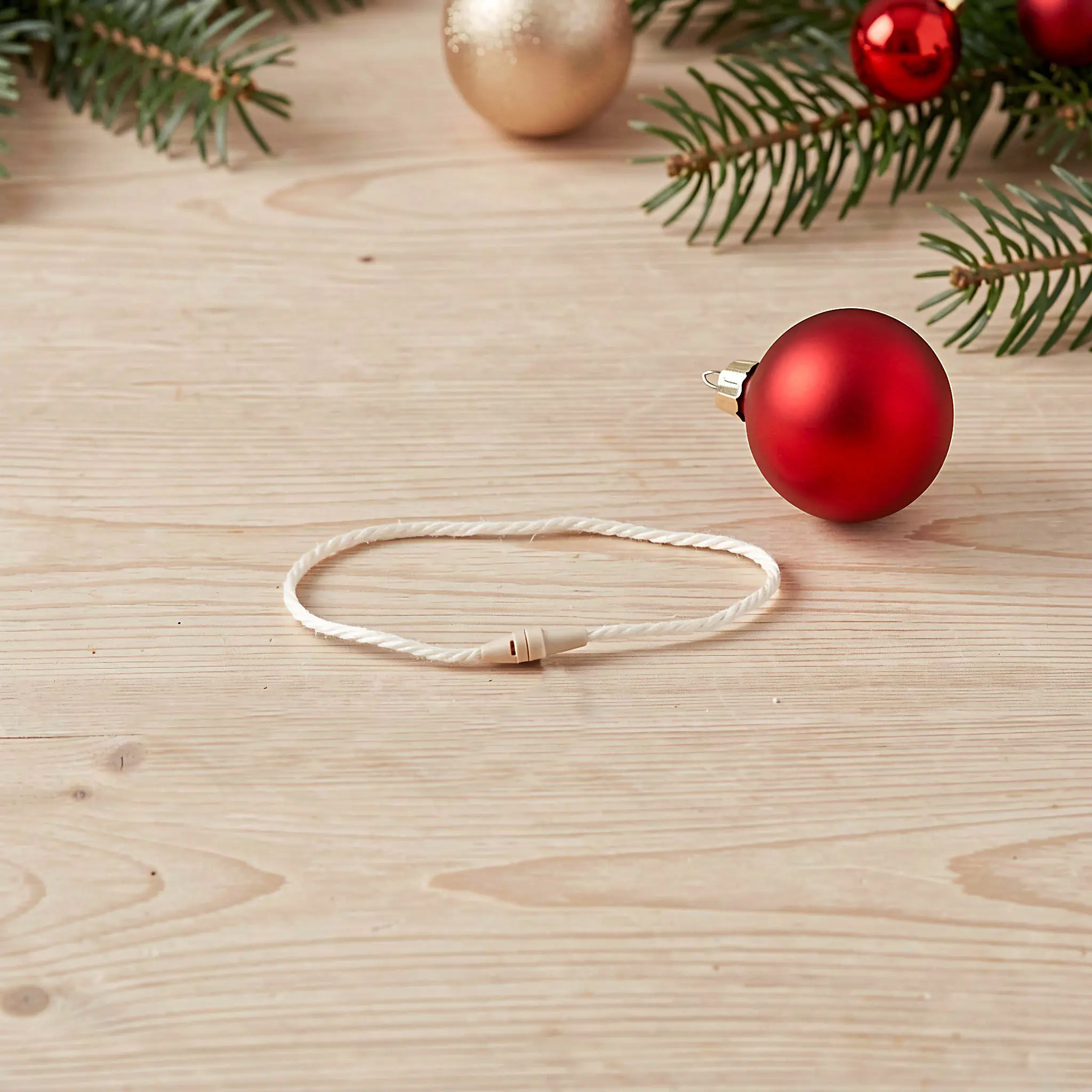 600 pcs Christmas Ornament Snap Lock Hanging Strings – Fast Secure Tree Decoration Ropes for Holiday Decor