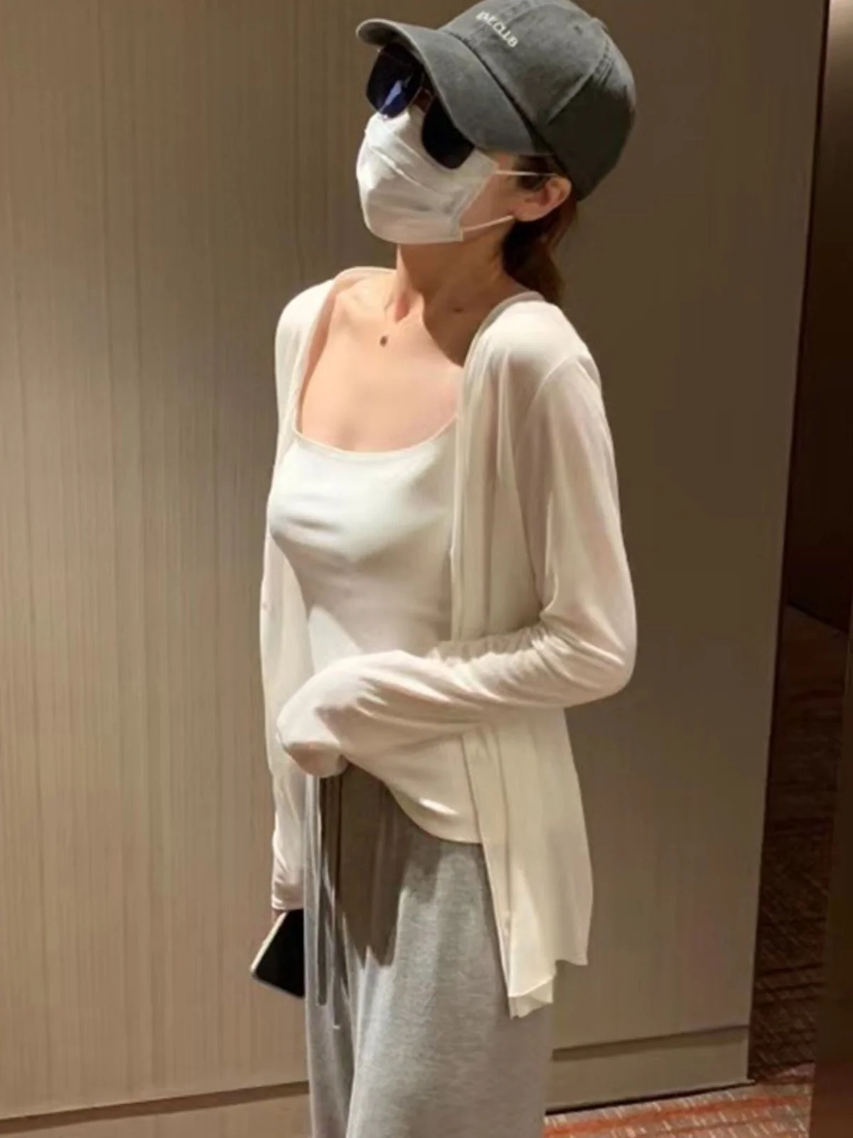 

Женский вязаный кардиган из ледяного шелка, легкий, летний, новый, солнцезащитный, для кондиционированных помещений, длинный, свободный крой, верхняя одежда