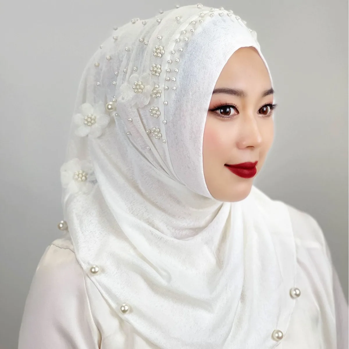 New Fashion Muslim Beaded Hijab Solid Color Hijab Women Hijab with Flowers Soft Easy to Wear Hijab Turkish Head Wrap Scarf Islam