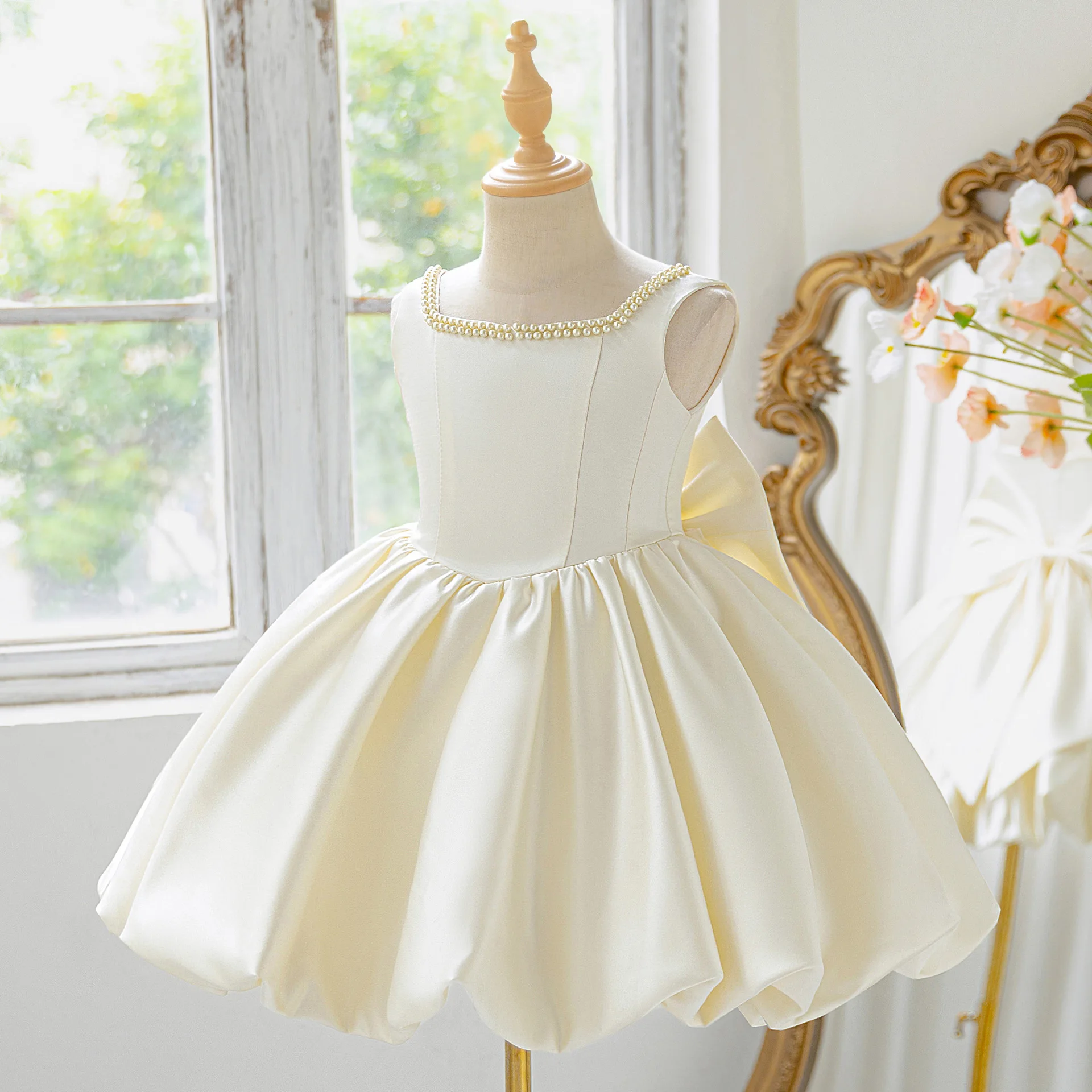 

Girls Party Dresses Elegant Pearls Big Bow Princess Dress Baby Girl 1st Birthday Baptism Gown Wedding Birthday Party Girls Dress