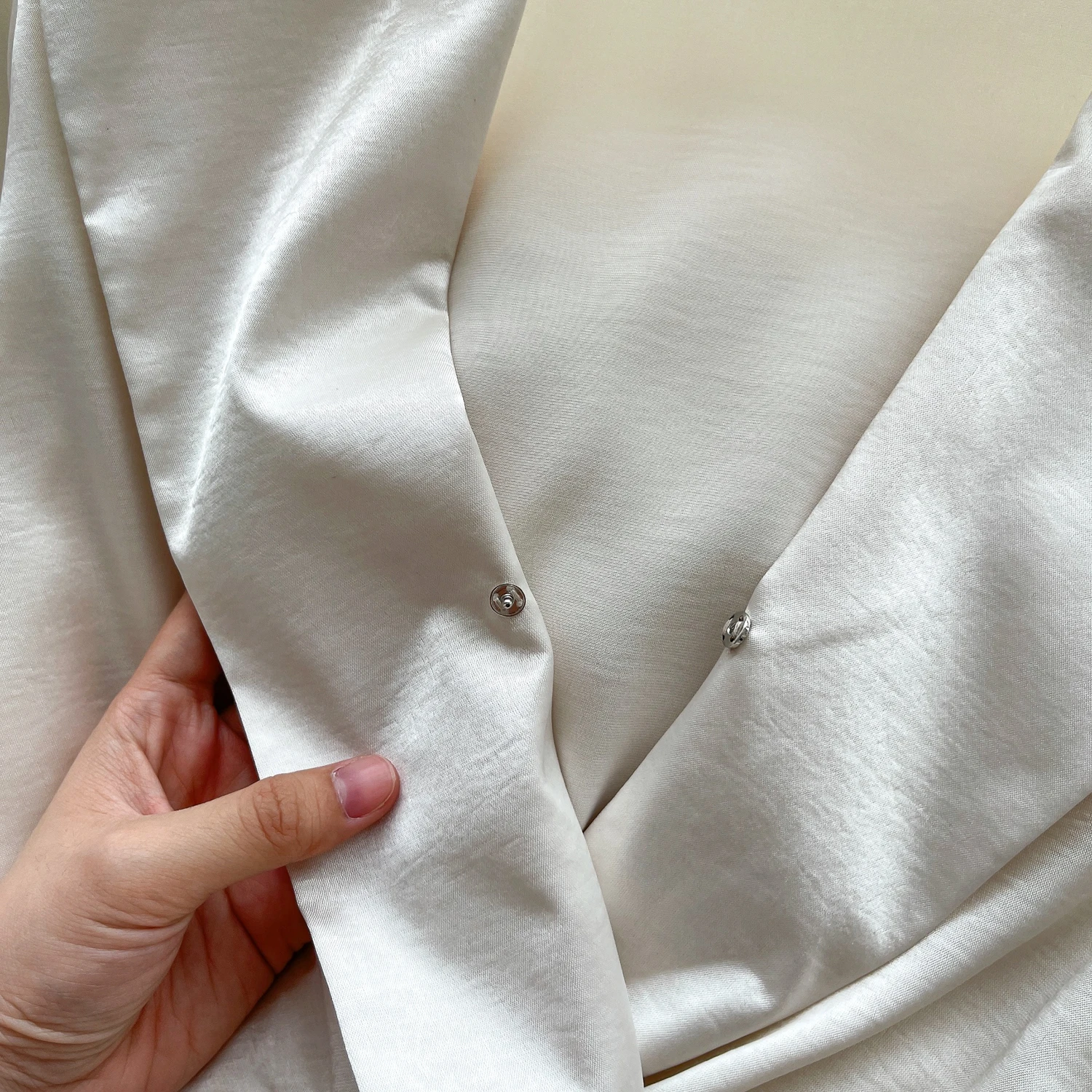 بلوزة كلاسيكية بياقة مقلوبة وأكمام طويلة مطبوعة على الموضة الأنيقة للنساء قميص hotsweet ملابس نسائية