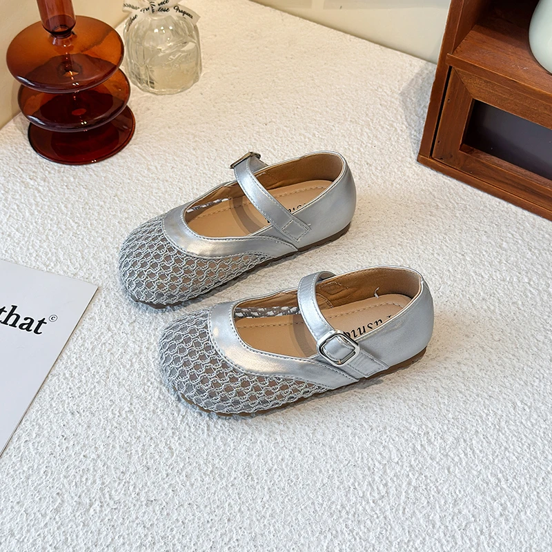 Girls Vacation Beach Sandals 2026 New Summer Toddler Ankle Strap Sandals Soft Sole Simple Trendy Elegant Girls Party Wedding