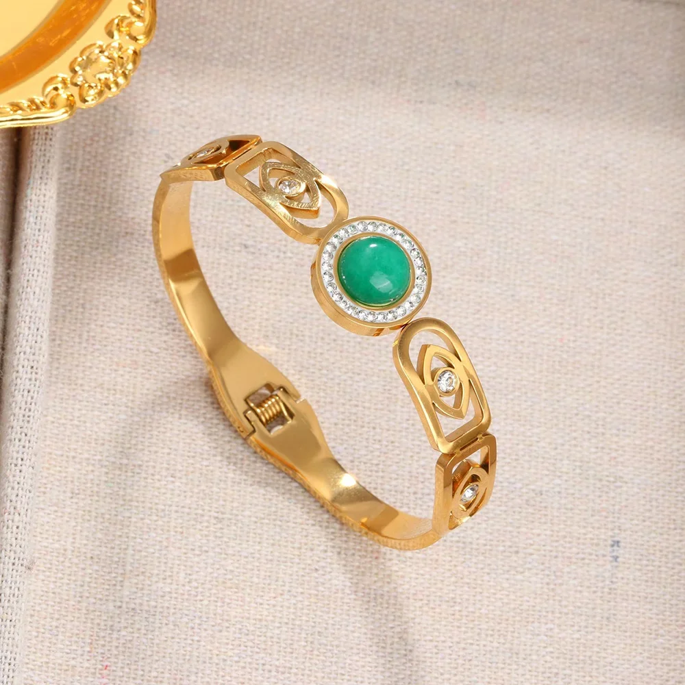 

Retro Imitation Emerald Gemstone Cutout Devil Eyes Bangles Unisex Spring Buckle Open Bracelet Stainless Steel Jewelry Gifts