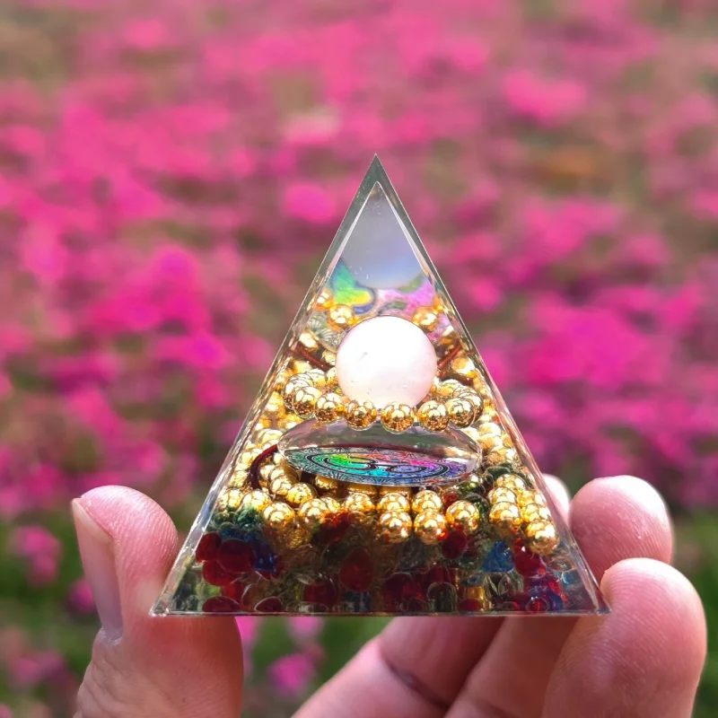 Ogen Energy Crystal Ball Gravel Pyramid Home Crafts Resin Decorations Desktop Decoration Dream Come True