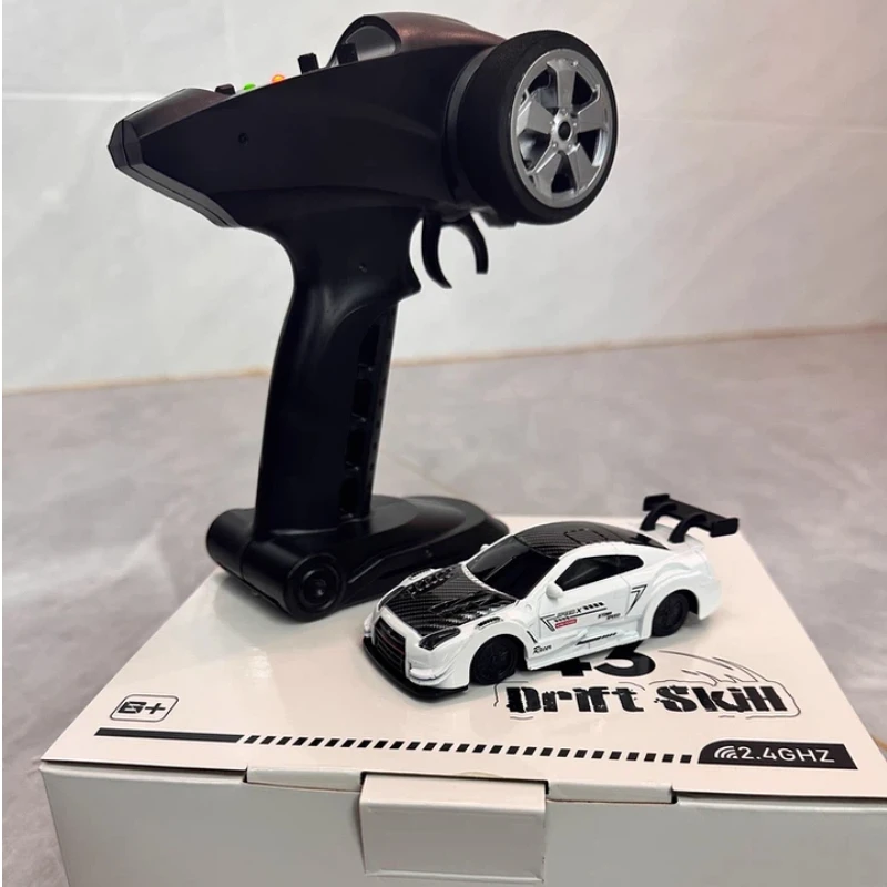 

New Hot 1:43 Alloy Four-Wheel High-Speed Drive Drift Car Desktop Series Full Scale Gyroscope Remote Control Toy Car Boys Gift