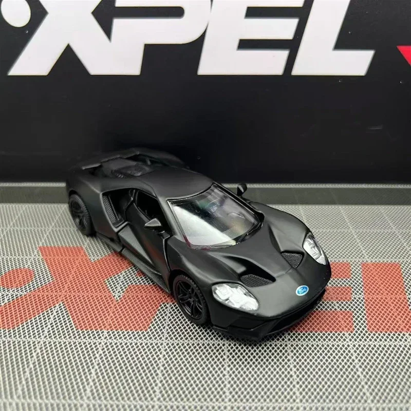 1:36 FORD GT voiture de sport modèle de voiture en alliage moulé sous pression et véhicule jouet modèle de voiture de Simulation en métal retirer Collection jouet pour enfants