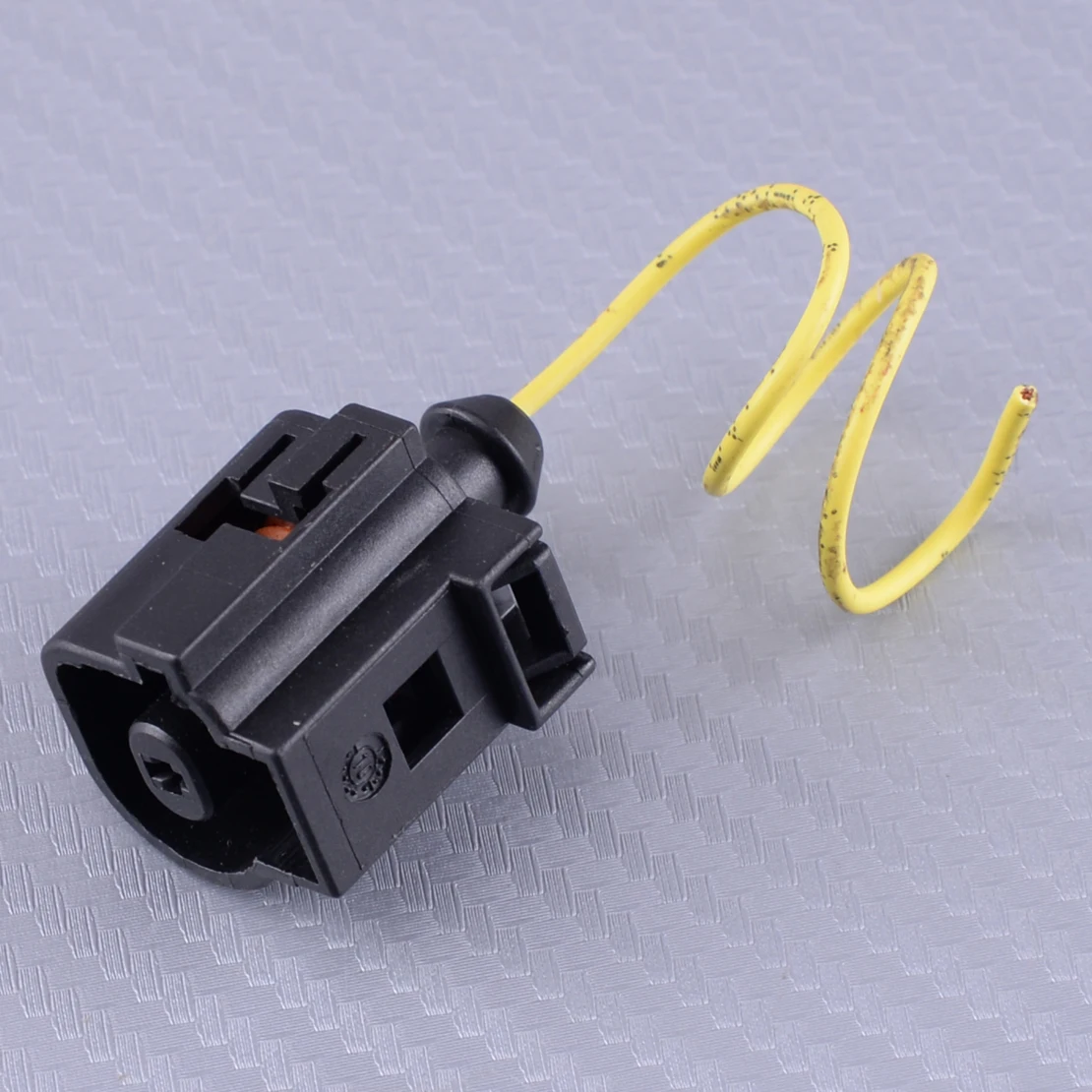 1J0973081 1-Pin Connector Oil Pressure Sensor Plug Socket Wiring Harness Adapter Fit For VW Golf Jetta