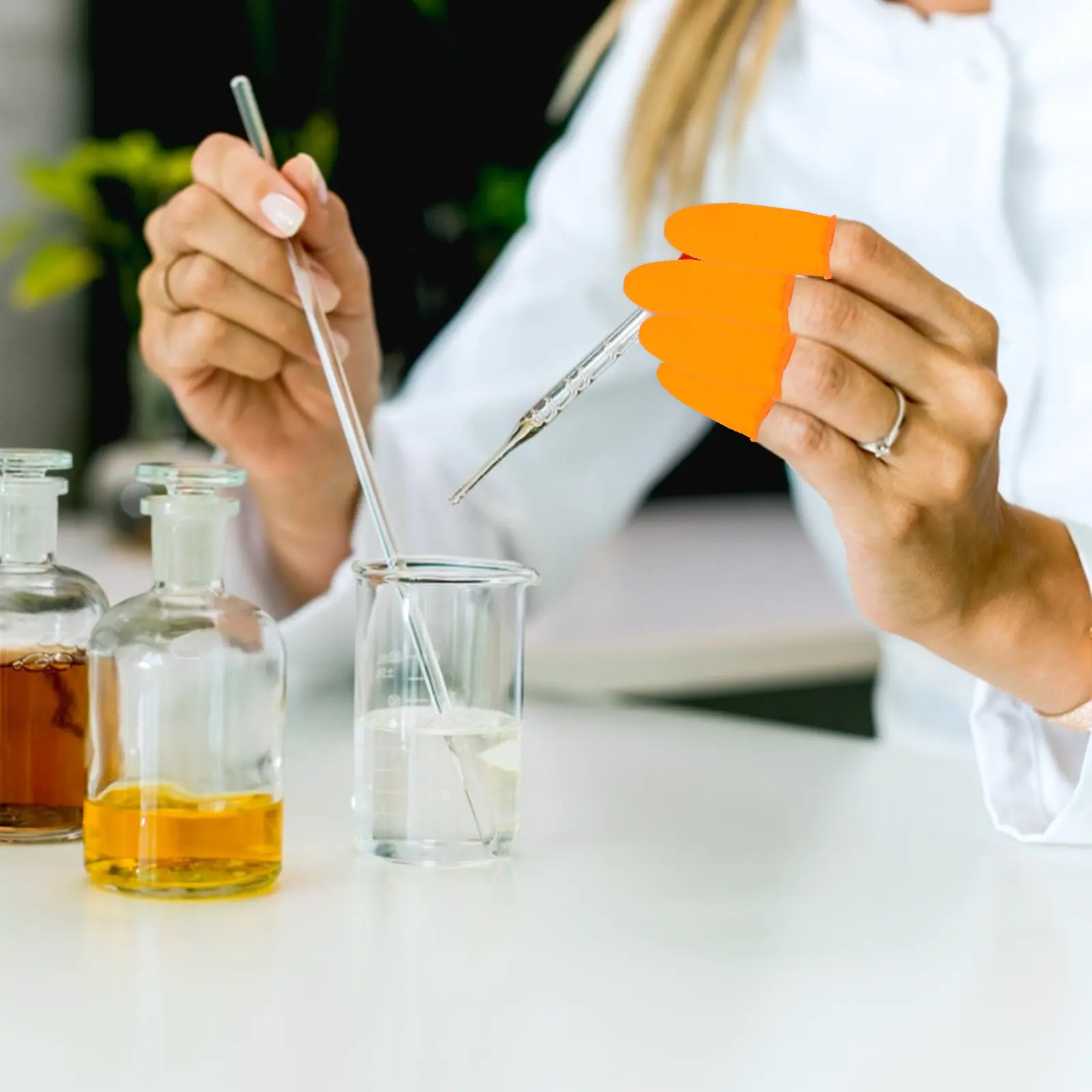 

100Pcs Safe Gentle Latex Finger Sleeves Non-Slip Elastic Finger Protectors for Electronics Assembly Lab Work DIY Craft Thumb