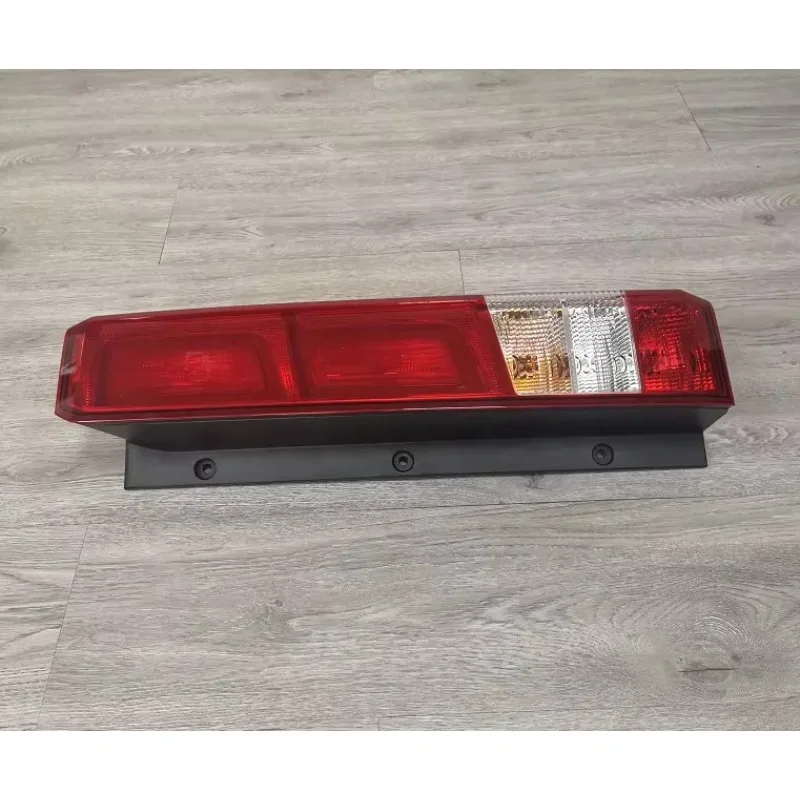 

2025 hot sale bus tail light for Hy undai H350 12V ,OE92402-3H169