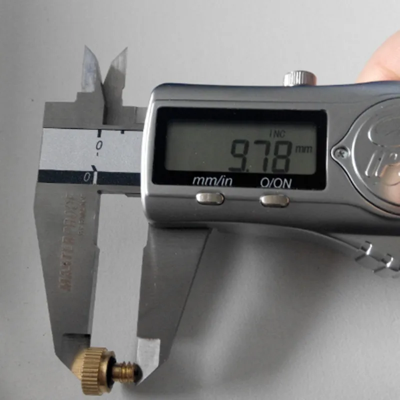 50-teiliges Messing-Sprühnebel-Düsenset für Terrassen, 0,1-0,8 mm Öffnungsweite, Außenkühlung, Wassernebeldüsen, Gewinde-Nebelteile für Sprühnebel-Systeme – Detail 13