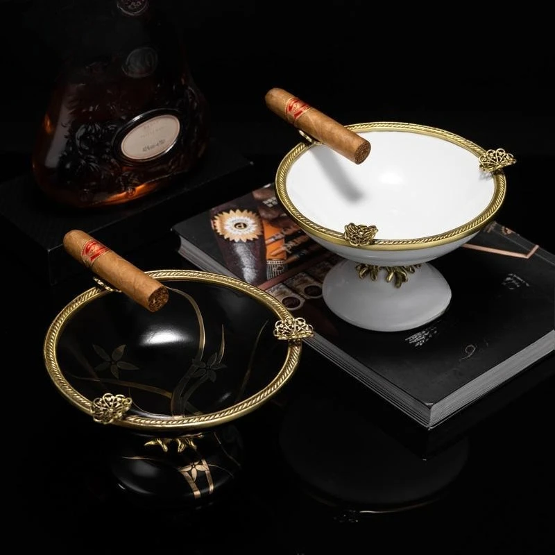 Hand painted classical literary and creative ceramic inlaid copper ashtray